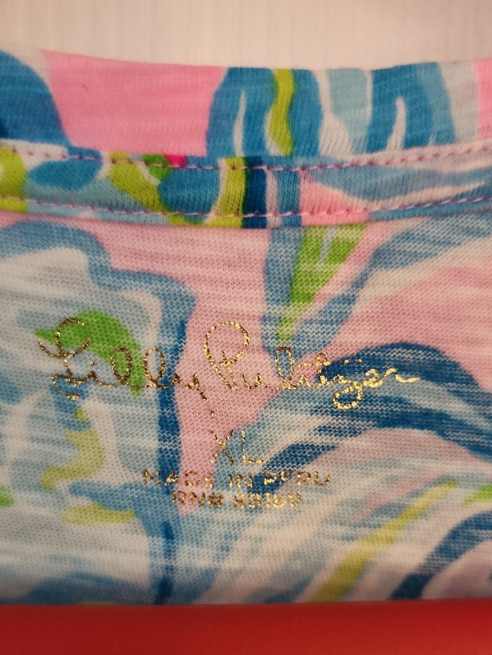 Lilly Pulitzer Etta V-neck Tee In Pelican Pink Off The Scales - Picture 2 of 3